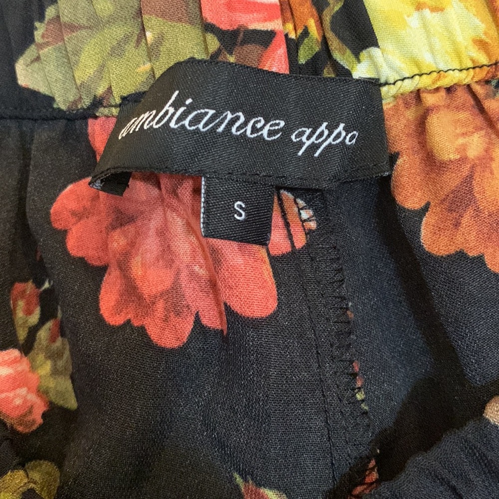 EUC Ambiance Apparel Floral Flowy Shorts - Picture 7 of 10